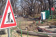 větší obrázek: Foto z rekonstrukce - je vidět, jak bylo vyústění Chotkovy ulice zúženo.
