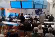 větší obrázek: 15. 5. 2013 Veřejné projednání v rámci územního řízení proběhlo za poměrně velké účasti veřejnosti. Vpředu u pultu 2 oka kamer - jedno veřejnoprávní, druhé PPF.
